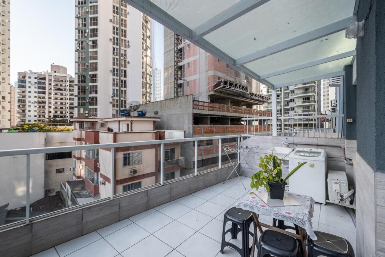 Em Frente Ao Shopping Atlantico! Com Sacada, Garagem E Ar Condicionado Apartment Balneario Camboriu Bagian luar foto